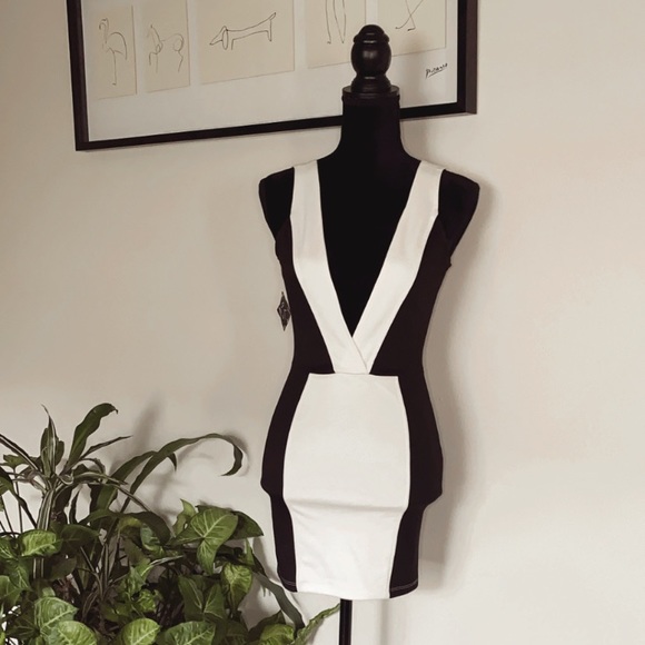 Nasty gal black and white dress NWNT - Picture 6 of 6